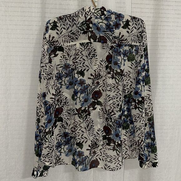 CAbi L Victoria Winter Floral Long Sleeve Front Tuck High Low Long Sleeve Blouse - Picture 6 of 16